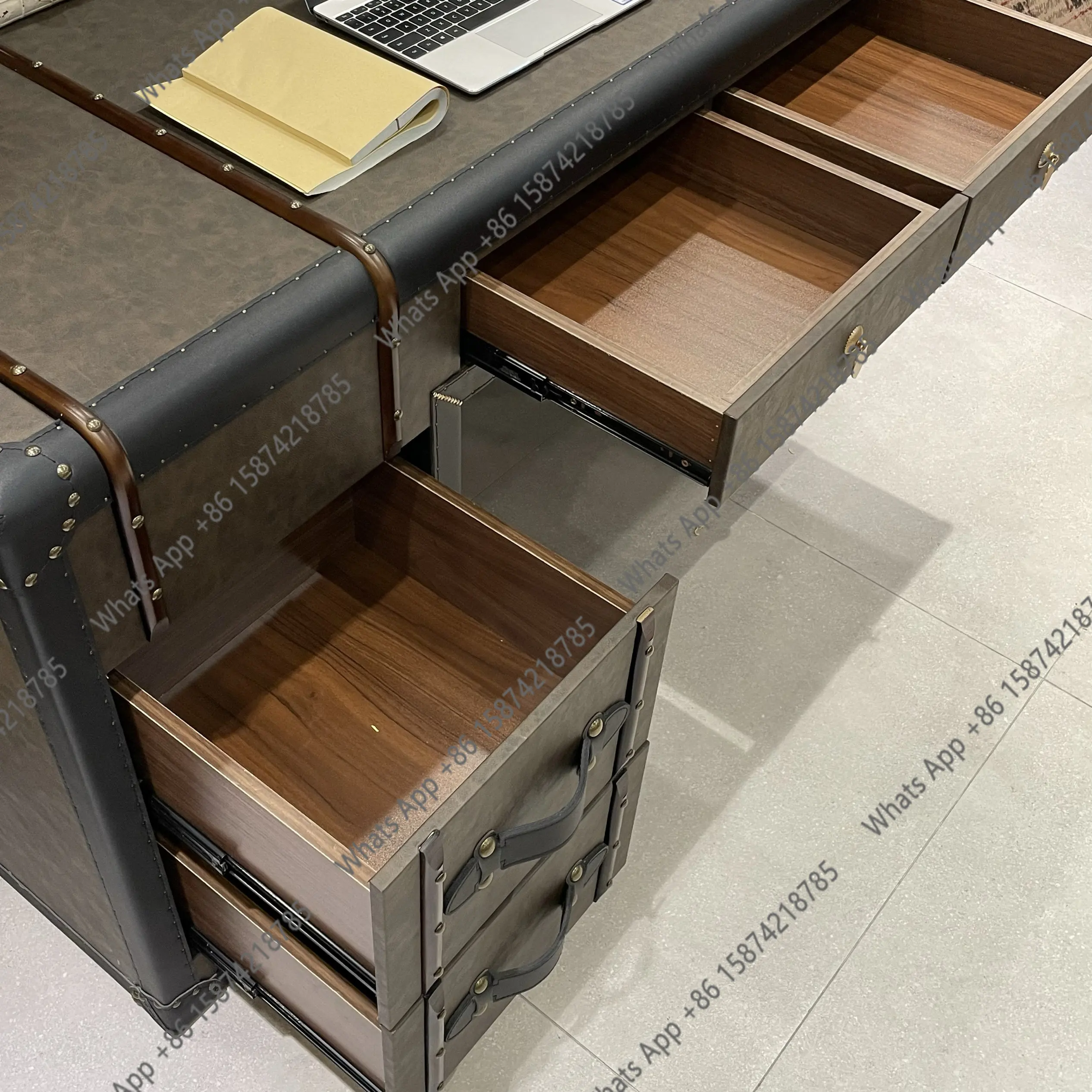 Iu American Retro Second-hand  - đánh giá và giá Office Furniture Second Hand